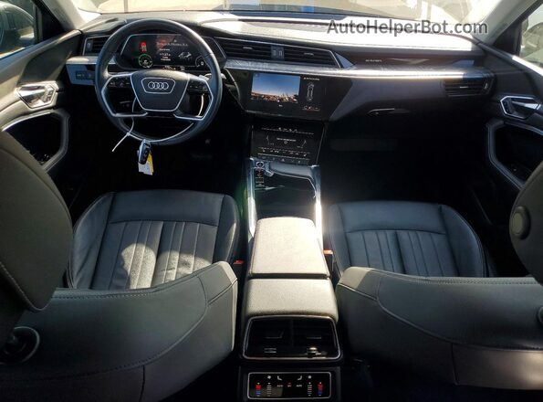 WA14AAGEXRB046212 2024 AUDI Q8 Черный Вид панели приборов