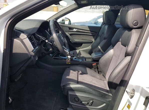 WA1A4AFY3N2037173 2022 AUDI SQ5 Белый Вид салона спереди