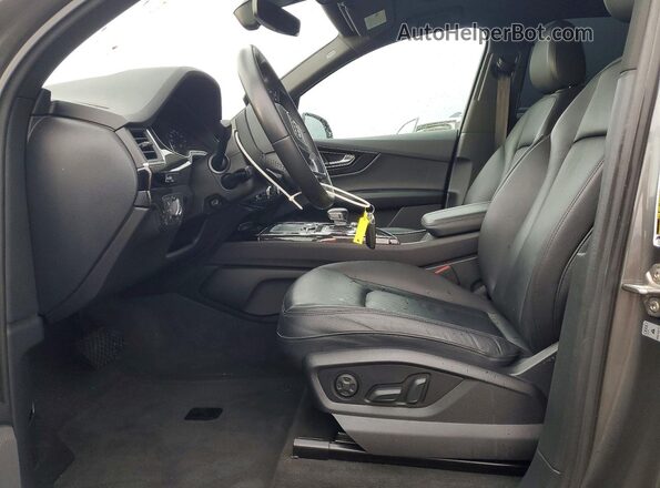 WA1AAAF72KD014306 2019 AUDI Q7 Gray Front interior view