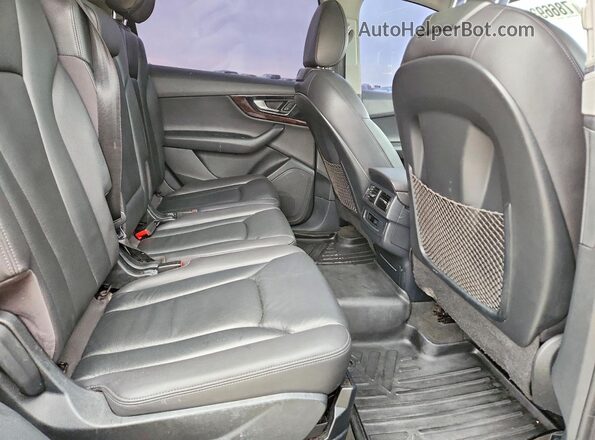 WA1AAAF75HD012395 2017 AUDI Q7 Black Widok wnętrza z tyłu