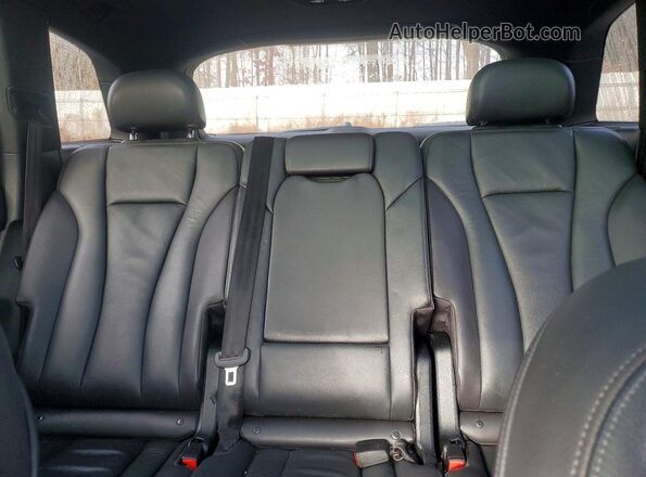 WA1AAAF75HD016530 2017 AUDI Q7 Серый Вид задних сидений