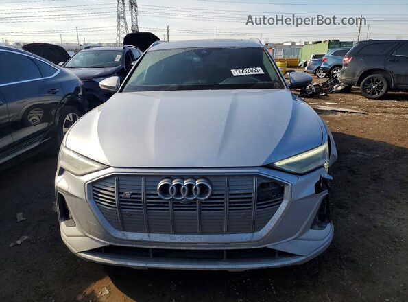 WA1ACBGE9NB043993 2022 AUDI E-TRON Silver Widok z przodu