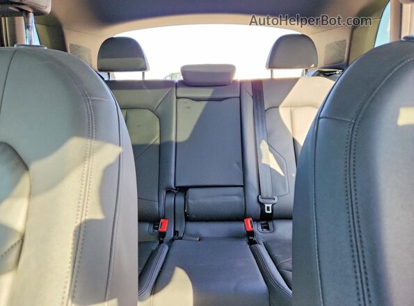 WA1AECF31K1079193 2019 AUDI Q3 Серебряный Вид задних сидений