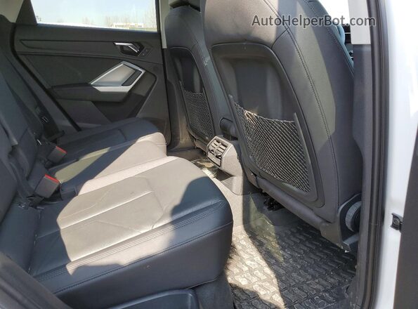 WA1AECF34K1085134 2019 AUDI Q3 Белый Вид задних сидений