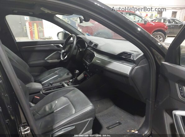 WA1AECF39L1114709 2020 AUDI Q3 Черный Вид салона спереди
