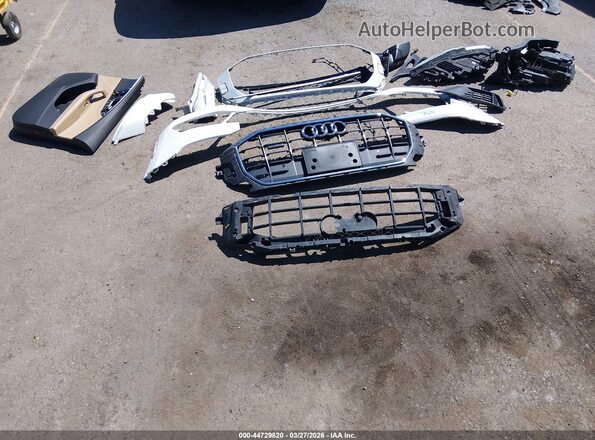 WA1AVAF13KD011012 2019 AUDI Q8 White Вид щитка приладів