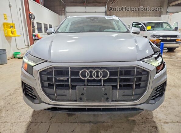 WA1AVAF17LD000533 2020 AUDI Q8 Серебряный Вид спереди
