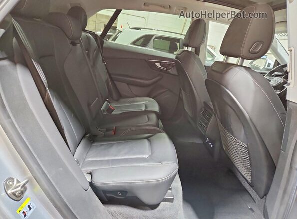 WA1AVAF17LD000533 2020 AUDI Q8 Серебряный Вид задней части салона