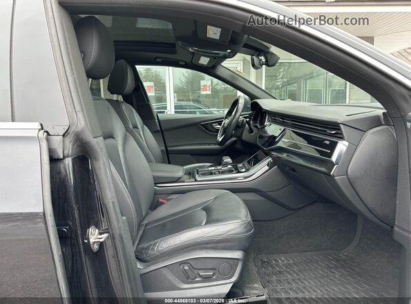 WA1AVAF1XKD009869 2019 AUDI Q8 Black Widok wnętrza z przodu