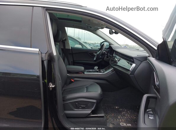 WA1AVBF11ND034377 2022 AUDI Q8 Black Widok wnętrza z przodu
