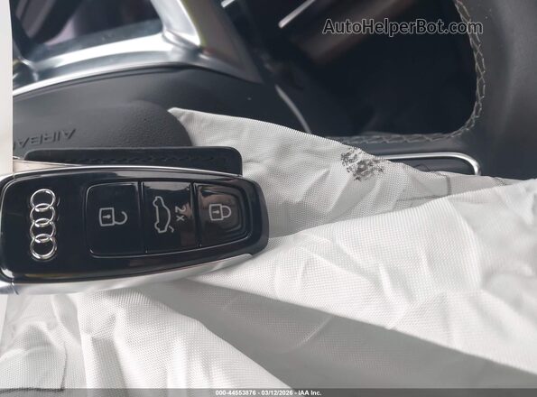 WA1AVBF18SD006801 2025 AUDI Q8 Белый Вид панели приборов