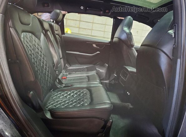 WA1AWAF74LD013175 2020 AUDI SQ7 Black Вид задньої частини салону