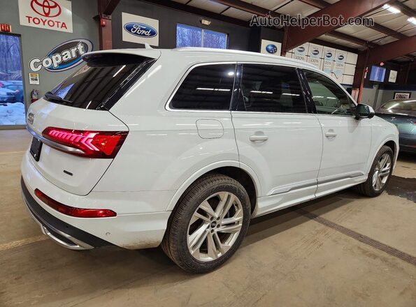 WA1AXAF77MD025738 2021 AUDI Q7 Белый Задняя правая четверть