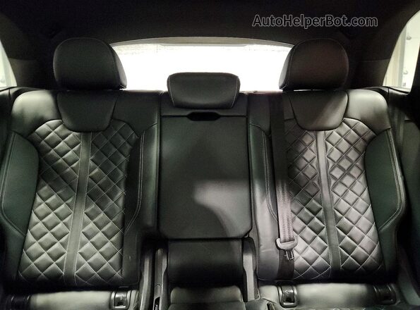 WA1B4AFY5K2087895 2019 AUDI SQ5 White Widok tylnych siedzeń