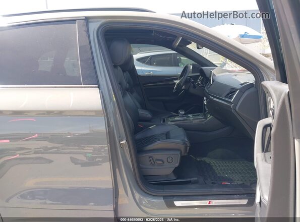 WA1B4AFY5L2079801 2020 AUDI SQ5 Teal Вид салону спереду