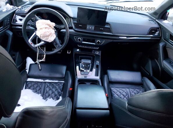 WA1B4AFY5P2175787 2023 AUDI SQ5 Gray Vista del salpicadero