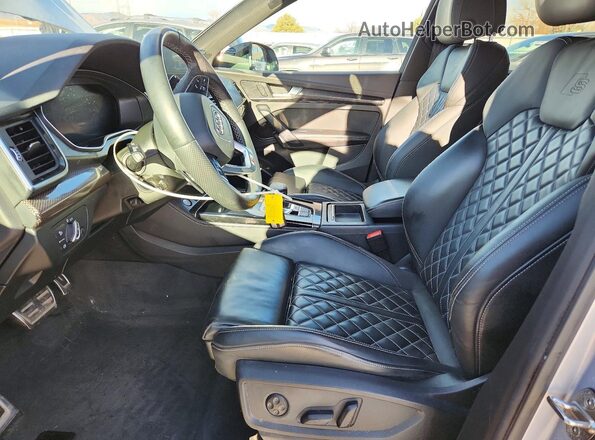 WA1B4AFY8N2029154 2022 AUDI SQ5 Silver Widok wnętrza z przodu