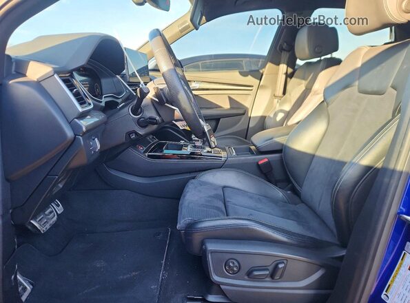 WA1B4AFY8N2045581 2022 AUDI SQ5 Синий Вид салона спереди