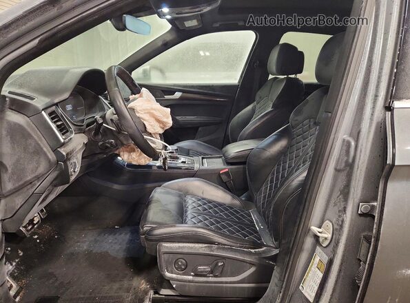 WA1B4AFY9M2140472 2021 AUDI SQ5 Серебряный Вид салона спереди