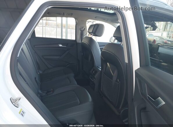 WA1BBAFY6N2086040 2022 AUDI Q5 Белый Вид наклейки с VIN-кодом