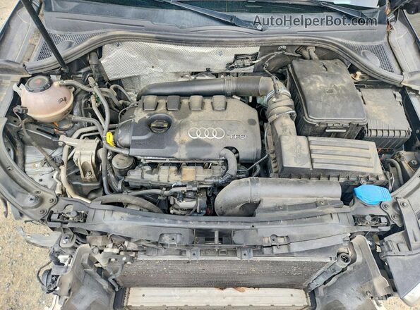 WA1BCCFS7JR009053 2018 AUDI Q3 Gray Vista del compartimento del motor