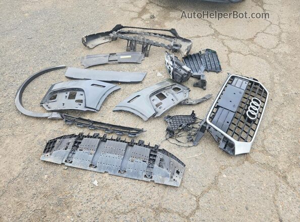 WA1BCCFS7JR009053 2018 AUDI Q3 Gray Vista de la etiqueta del VIN