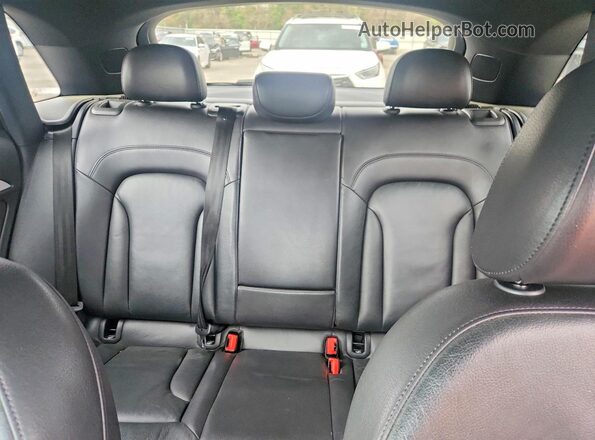 WA1BCCFS7JR009053 2018 AUDI Q3 Gray Vista de los asientos traseros