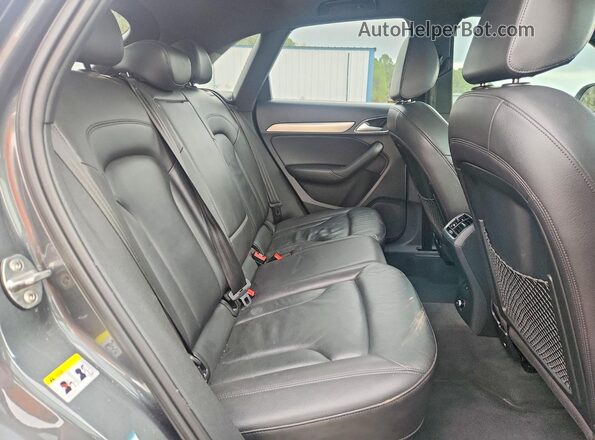 WA1BCCFS7JR009053 2018 AUDI Q3 Gray Vista interior trasera