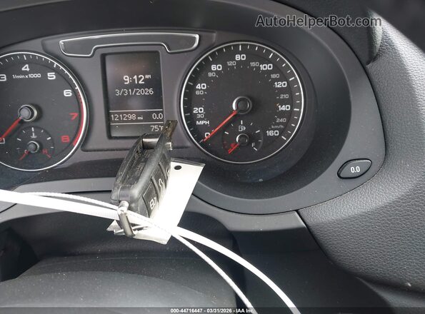 WA1BCCFS9HR011185 2017 AUDI Q3 Gray Widok deski rozdzielczej