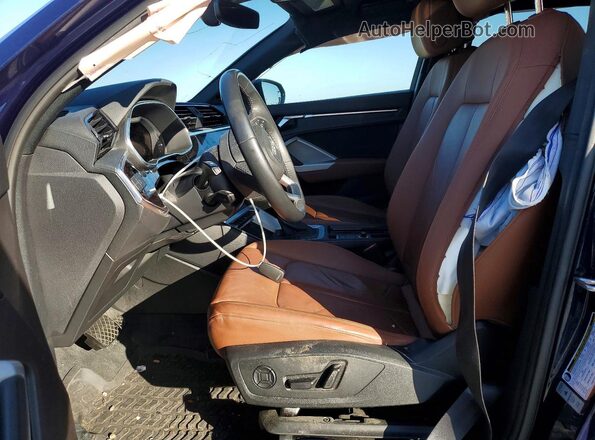 WA1BECF31L1119407 2020 AUDI Q3 Синий Вид салона спереди