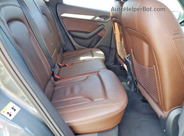 WA1BFCFS3GR011589 2016 AUDI Q3 Gray Widok wnętrza z tyłu