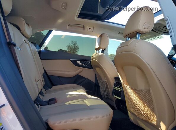 WA1BVAF10LD021910 2020 AUDI Q8 White უკანა სალონის ხედი