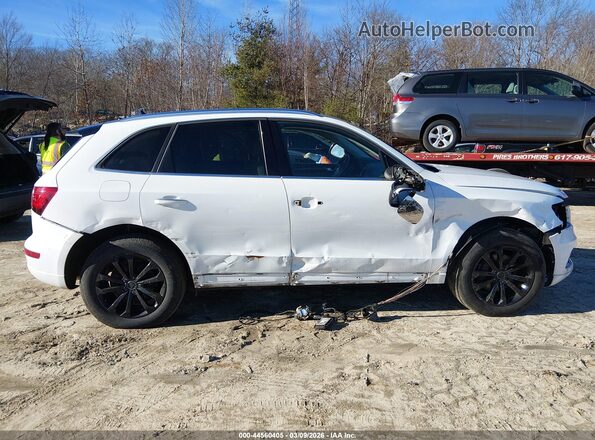 WA1C2AFP0HA070616 2017 AUDI Q5 White Սալոնի հետևի տեսք