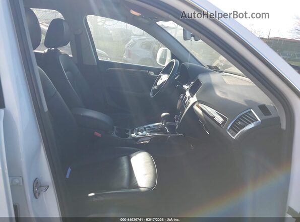 WA1C2AFP1HA078501 2017 AUDI Q5 Белый Вид салона спереди