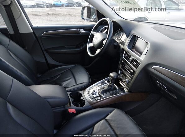 WA1C2AFP2HA065613 2017 AUDI Q5 Gray Вид салону спереду