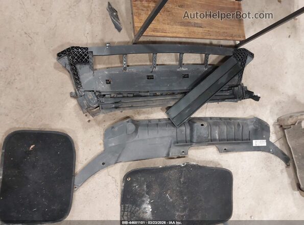 WA1C2AFP8HA094713 2017 AUDI Q5 Gray Առջևի վահանակի տեսք