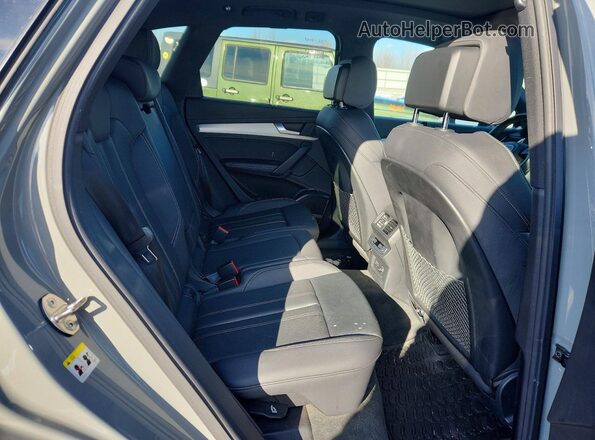 WA1C4AFY0M2093353 2021 AUDI SQ5 Gray Vista de los asientos traseros