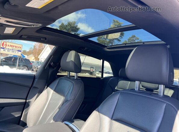 WA1CVAF17KD047343 2019 AUDI Q8 Black Հետևի նստատեղերի տեսք