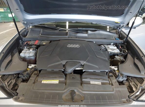 WA1CVAF18KD043866 2019 AUDI Q8 Серебряный Вид сзади