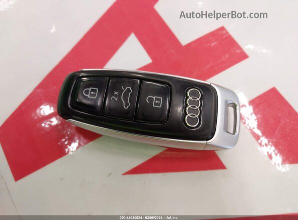 WA1CVAF18KD043866 2019 AUDI Q8 Серебряный Вид панели приборов