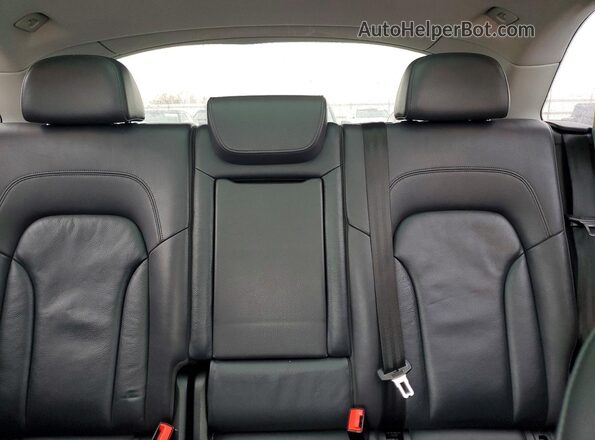 WA1D7AFP4HA067840 2017 AUDI Q5 White Vista de los asientos traseros
