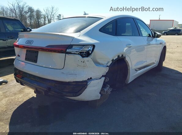 WA1DABGE3RB060698 2024 AUDI Q8 E-TRON White უკანა მარჯვენა