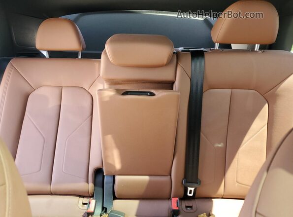 WA1DECF30M1065818 2021 AUDI Q3 Black Widok tylnych siedzeń