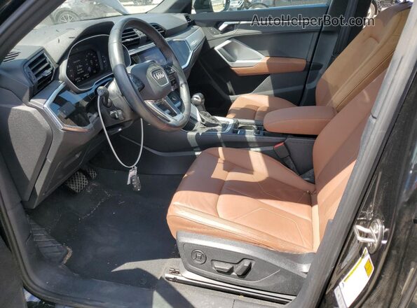 WA1DECF30M1065818 2021 AUDI Q3 Black Widok wnętrza z przodu