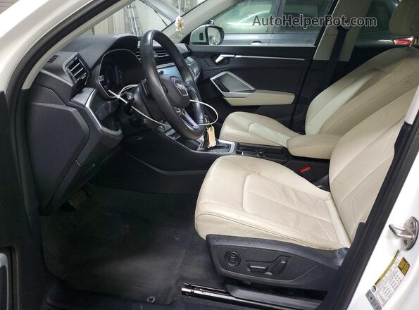 WA1DECF30N1005409 2022 AUDI Q3 White Widok wnętrza z przodu