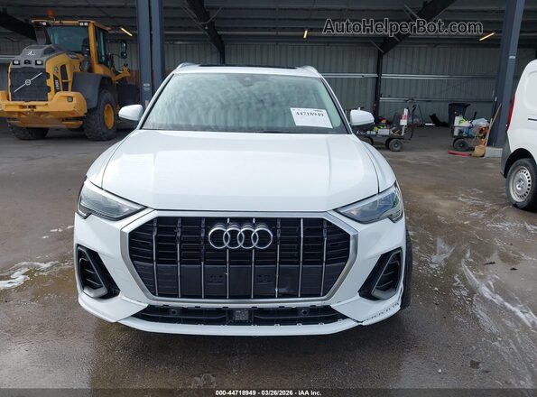 WA1DECF32N1095596 2022 AUDI Q3 White Rear interior view