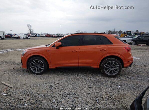 WA1DECF35N1047591 2022 AUDI Q3 Orange 360 interior view