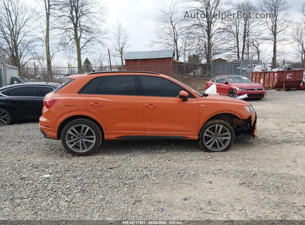 WA1DECF35N1047591 2022 AUDI Q3 Orange Rear interior view