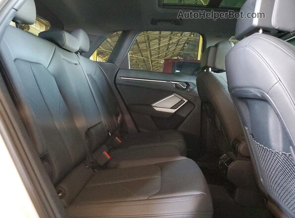 WA1DECF36N1029830 2022 AUDI Q3 White Vista de los asientos traseros