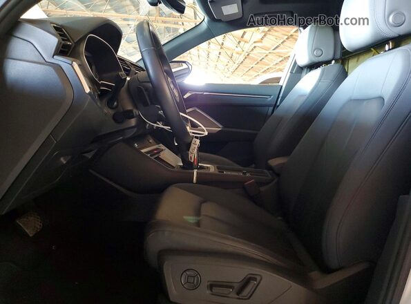 WA1DECF36N1029830 2022 AUDI Q3 White Vista interior delantera